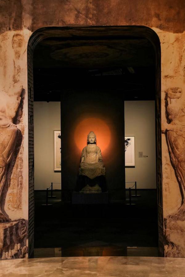 龙门石窟文物上海首展,“铭心妙相”里的古今对话_古代艺术_澎湃 龙门石窟文物上海首展,“铭心妙相”里的古今对话_古代艺术_澎湃
