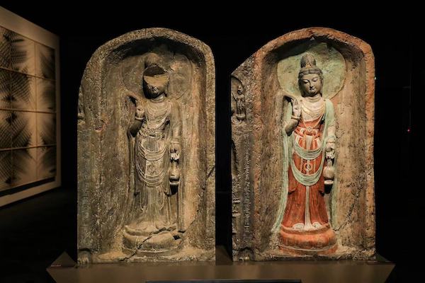 龙门石窟文物上海首展,“铭心妙相”里的古今对话_古代艺术_澎湃 龙门石窟文物上海首展,“铭心妙相”里的古今对话_古代艺术_澎湃