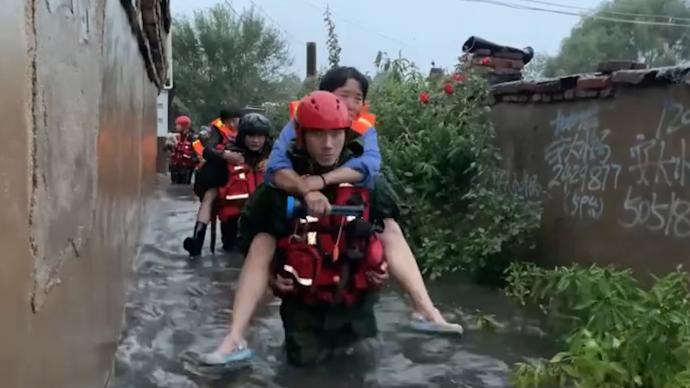 积水及腰十余户居民被困，辽宁葫芦岛消防紧急救援