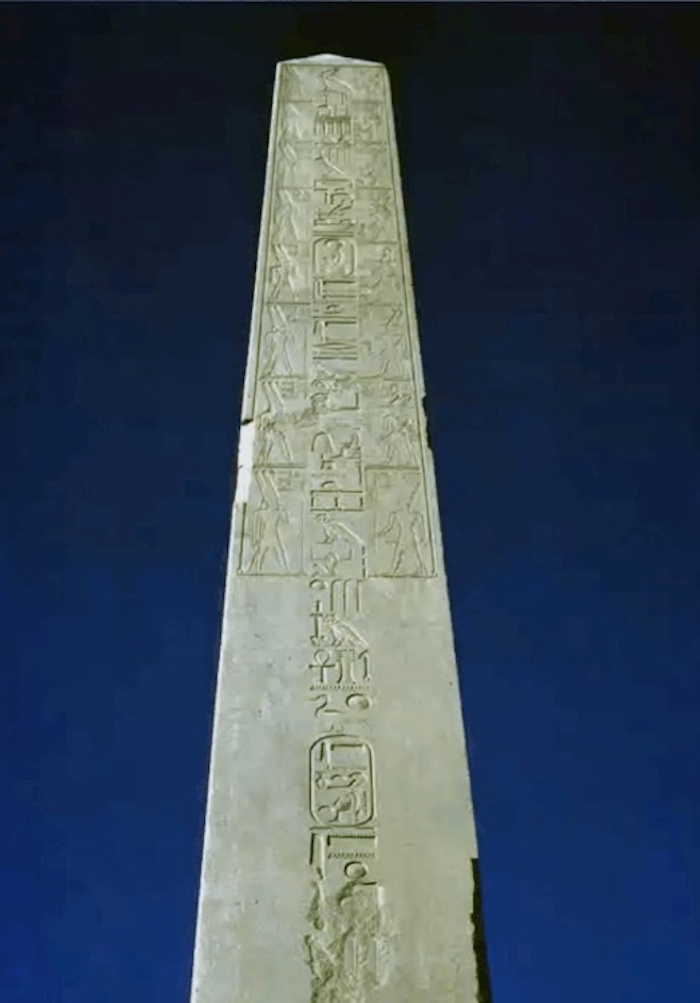 哈特舍普苏特时期在卡尔纳克神庙的一处方尖碑