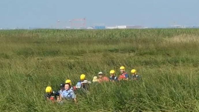 野外科考被困江灘，民警指揮大學(xué)生用鏡片反光定位獲救