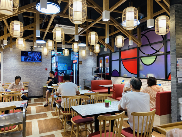 上海老字号把餐厅开在菜场旁居民买菜吃早餐一处搞定