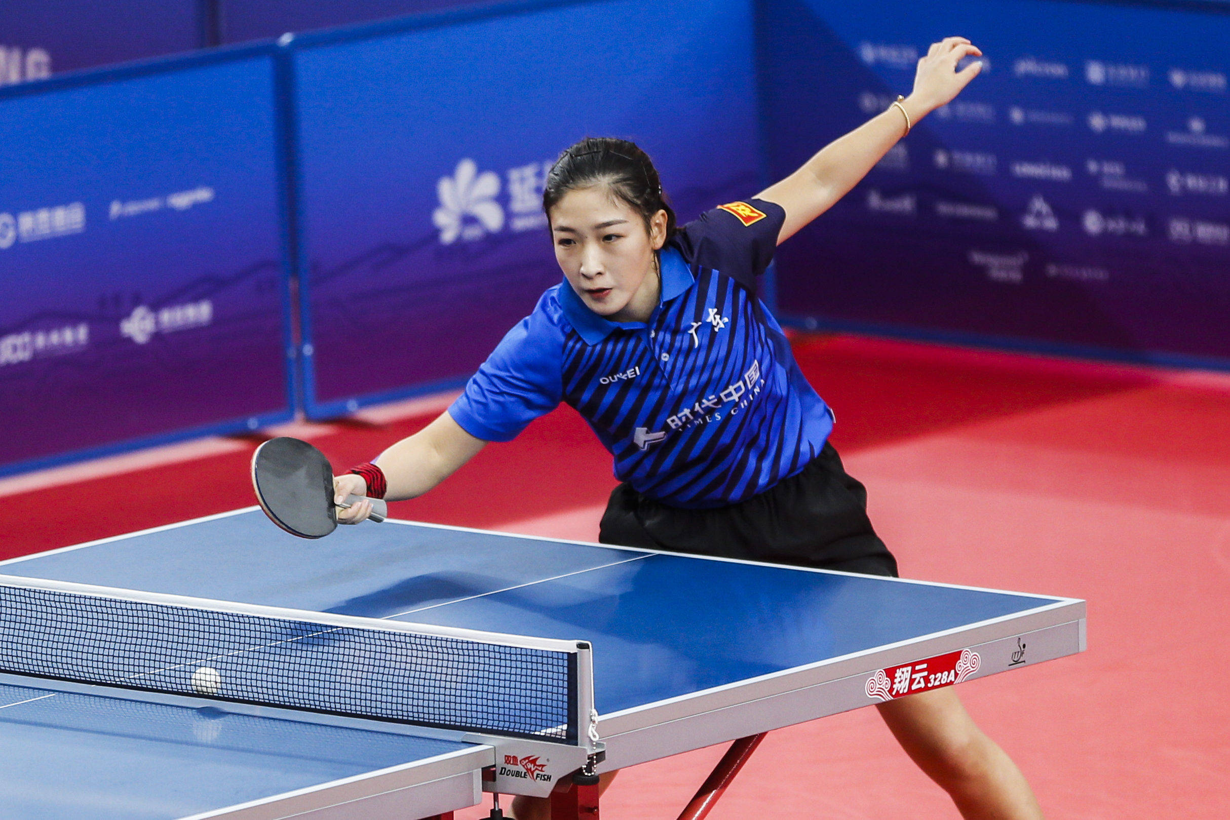 刘诗雯在比赛中.