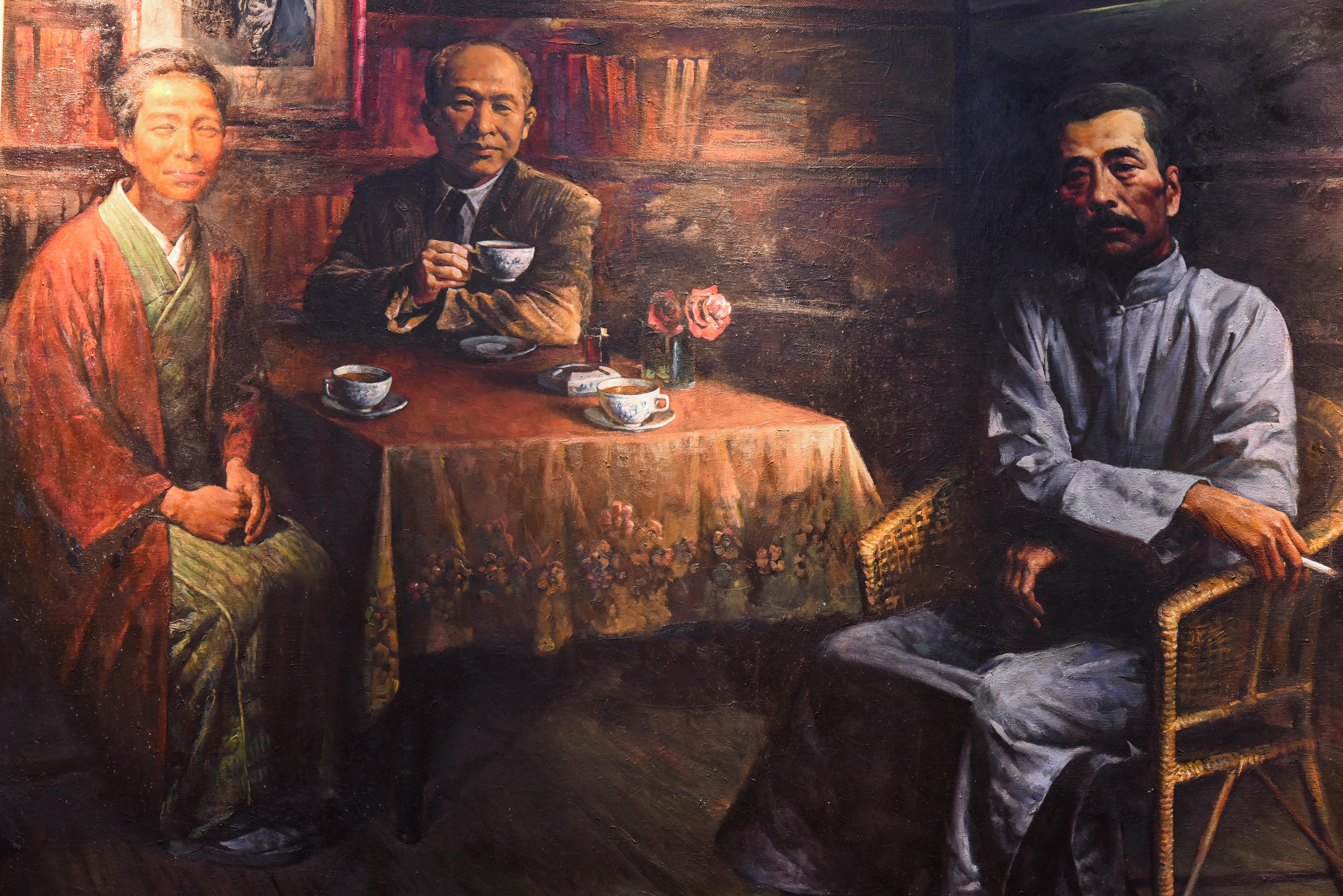 鲁迅（右一）与内山夫妇。上海虹口 图