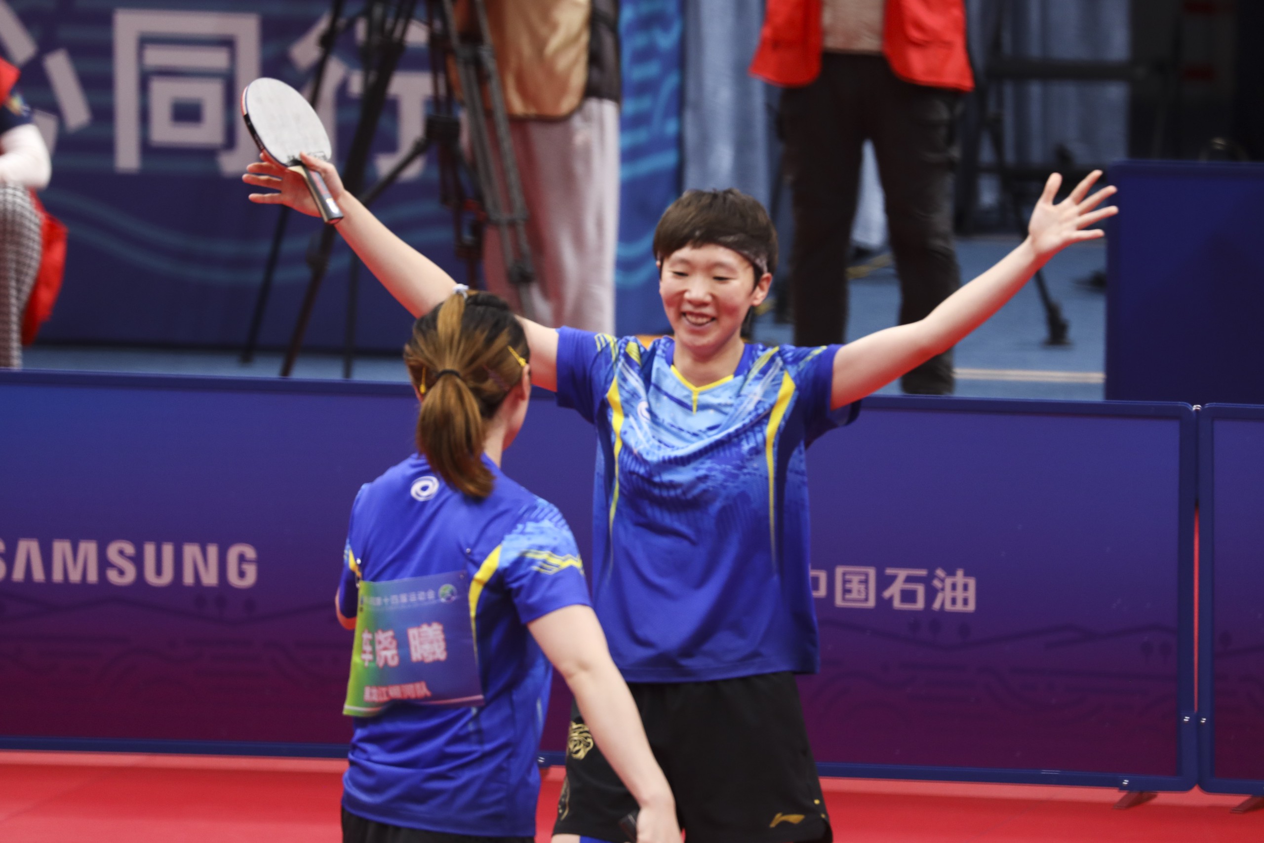 4-0、4-2！国乒女双太强悍，孙颖莎、王曼昱携手陈梦、王艺迪晋级