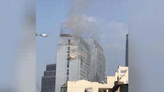 徐州和信广场起火，直升机出动转移楼顶被困人员