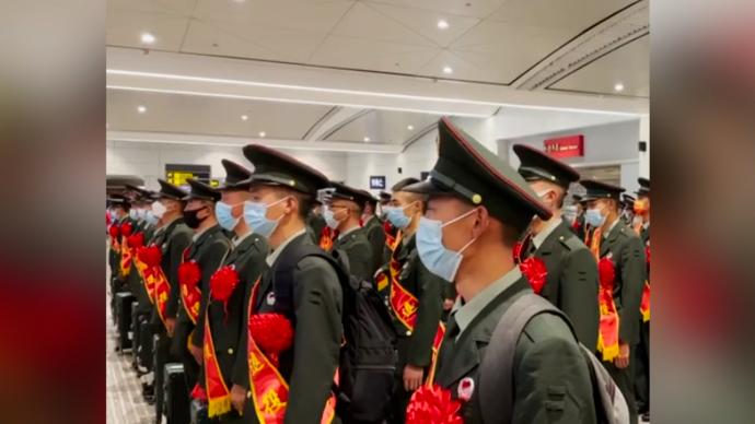 22名驻守雪域高原的重庆兵，国庆前一天退役回家