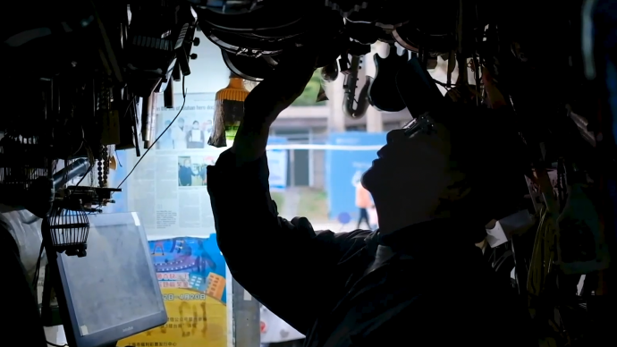 與樂器相守半輩子，73歲“海上修琴師”的玩樂人生