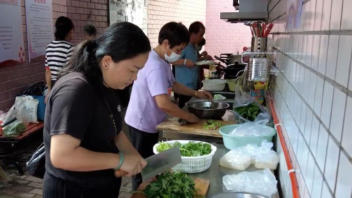 医院旁的爱心厨房：免费做饭，半年帮助四千人次