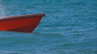 海南儋州一渔船发生侧翻致4人落海：2人失踪，搜救进行中