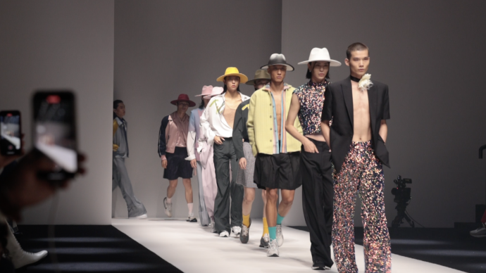沟通、交流、共赢！香港时装设计师作品亮相2022春夏上海时装周