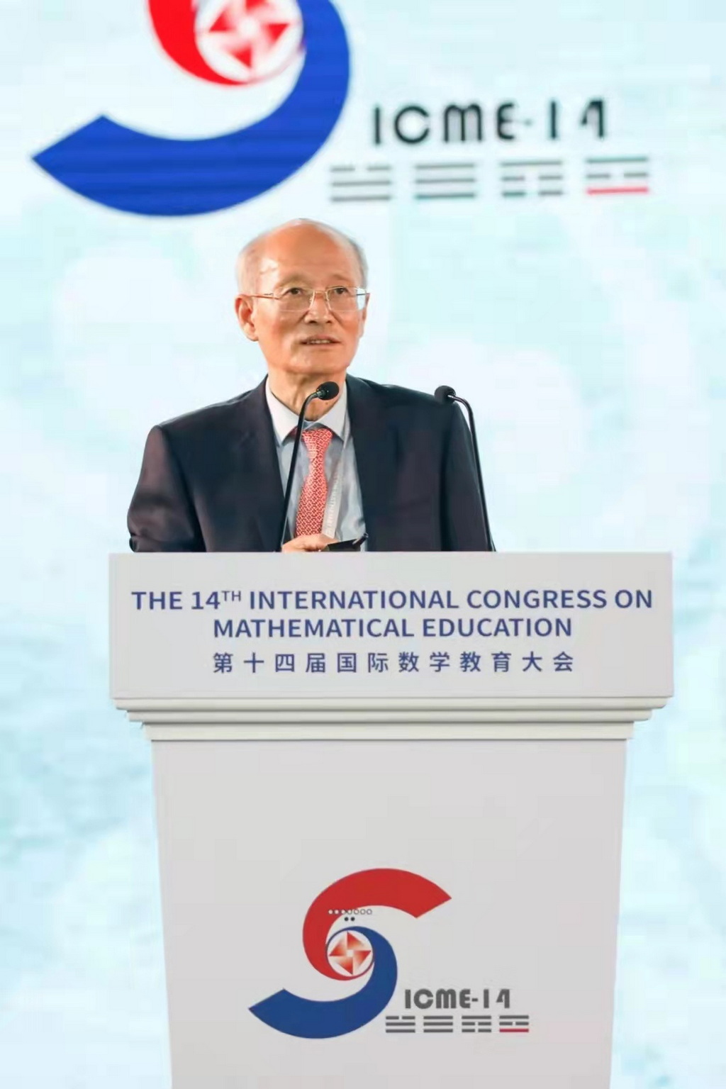 华东师大数学科学学院名誉教授、上海市教育科学研究院原副院长顾泠沅。