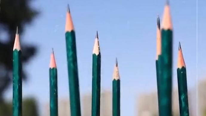 温州7岁女孩与同伴争夺铅笔，笔尖从右眼插入脑袋