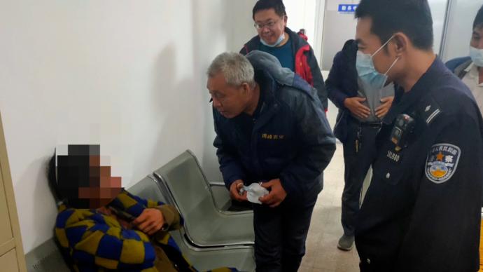 58岁潍坊男子走失8年杳无音讯，高速交警助其回家