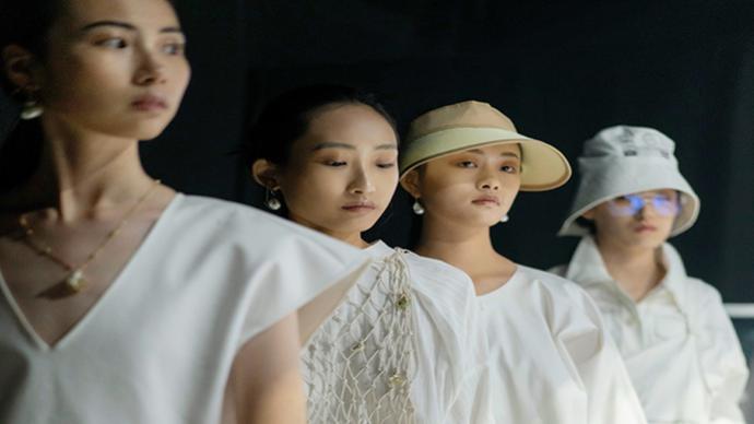 全棉時代上海時裝周首秀，引領全棉新時尚