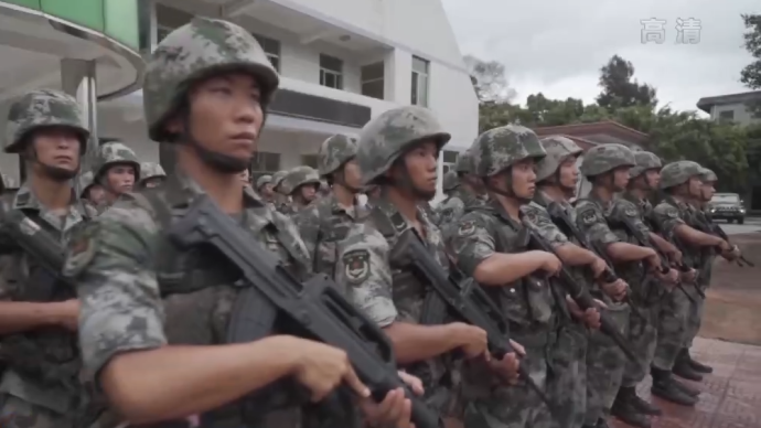 視頻丨陸軍某合成旅偵察兵開展高強度跨海偵察演練