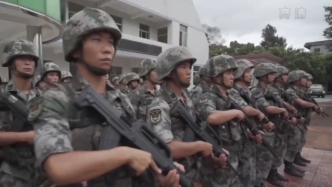 视频丨陆军某合成旅侦察兵开展高强度跨海侦察演练