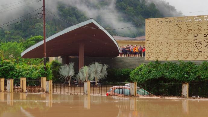 印度北阿肯德邦遭遇强降雨，至少16人死亡