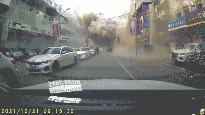 沈陽飯店爆炸·直擊｜臨街三層樓全毀，已致3死30余傷