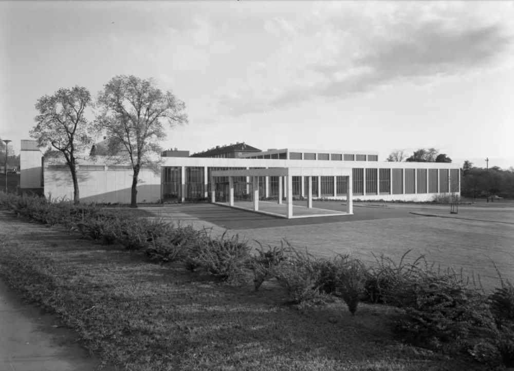 于 1962 年开幕的收藏蒙克作品的Toyen博物馆