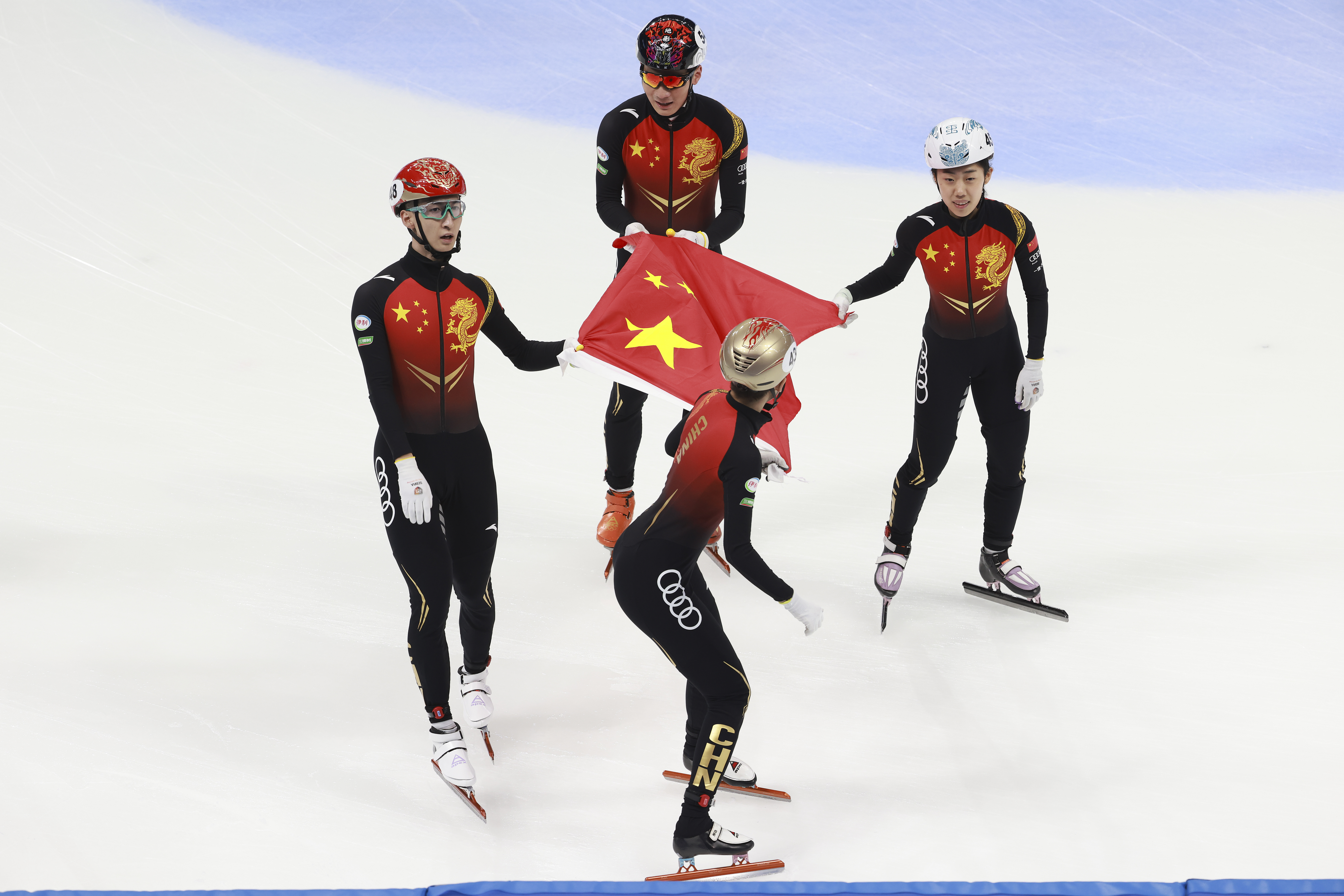 冬奥会速度滑冰金牌图片