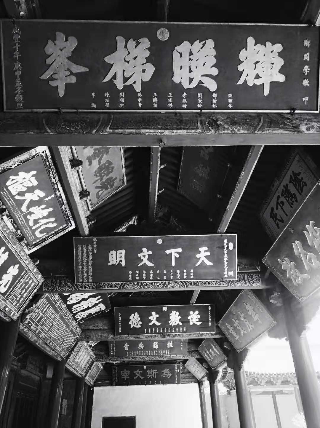 武威文庙中的众多匾额记录了这座城市曾经兴盛繁荣的文化教育。本文图片均由作者拍摄