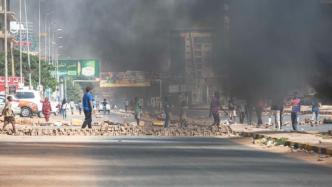 苏丹军方驱赶抗议人群，已致7人死亡140人受伤