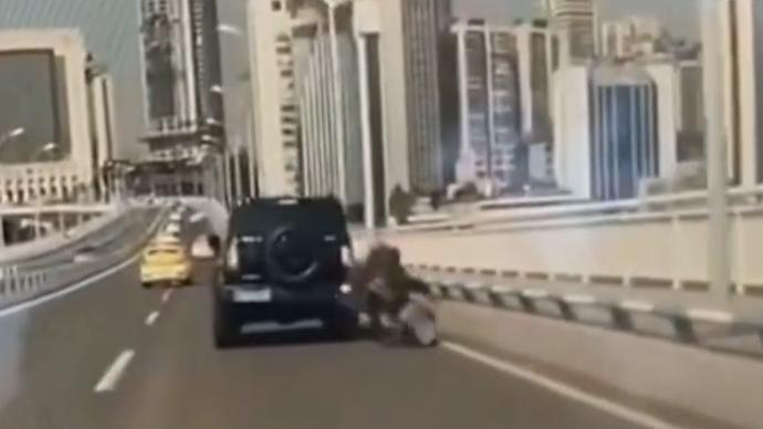 重庆警方通报“越野车撞倒摩托车后扬长而去”：司机被刑拘