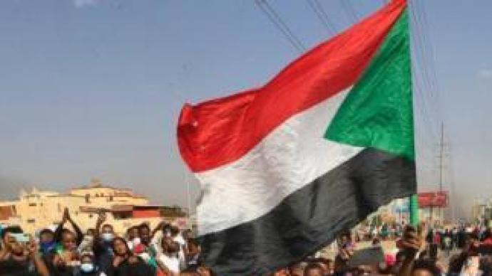 蘇丹政變引發民眾抗議，專家：未來局勢將受內外雙重因素影響