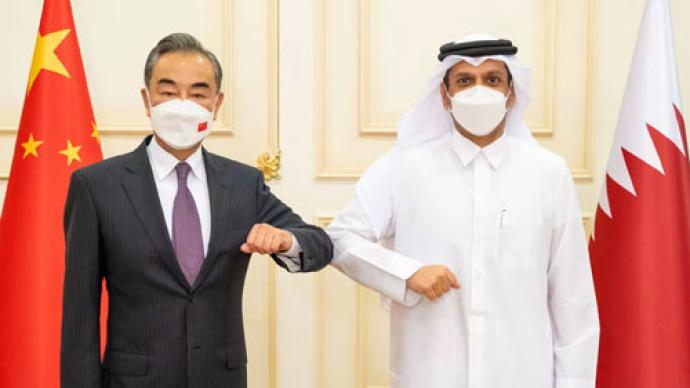 王毅同卡塔爾副首相兼外交大臣穆罕默德舉行會談