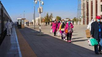 内蒙古额济纳旗最后一列滞留旅游专列转运，将开往安徽芜湖