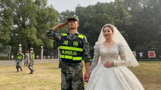 民兵比武撞期婚礼仪式，新婚夫妇把求婚仪式搬到练武场