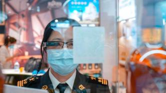 进博的热度上海的温度｜上海海关首用AR眼镜开展智慧巡馆