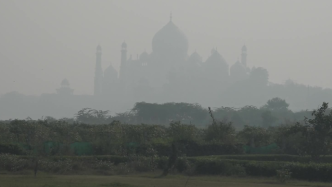 印度排灯节后“被雾霾笼罩”，首都污染指数连续两日居高不下