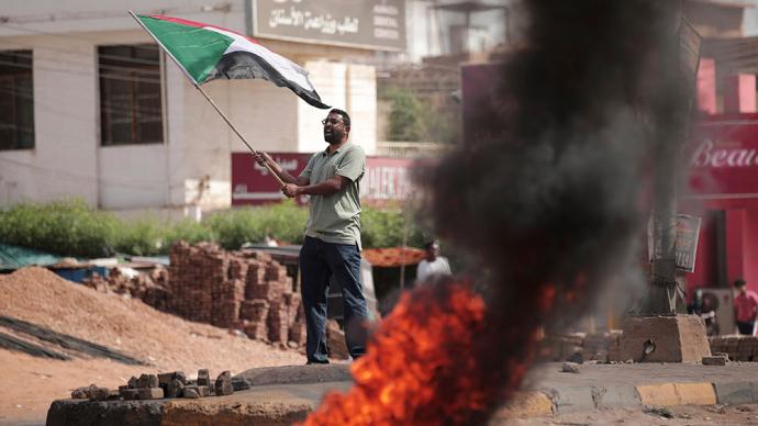 蘇丹軍方的“豪賭”：外援、金錢和民意是其發動政變的底氣