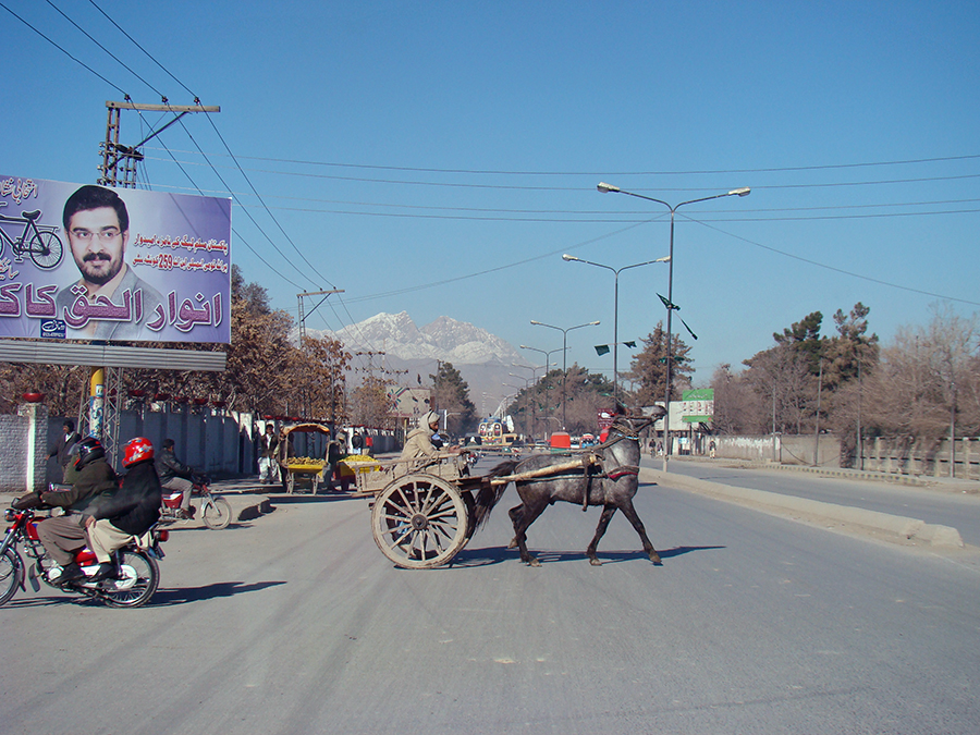 巴基斯坦的奎塔靠近杜蘭德線與阿富汗的邊境，是兩國之間的貿易和通信中心，也是一個重要的軍事位置。