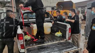 两名网约车司机相约偷油，仅过一晚便被警方人赃并获