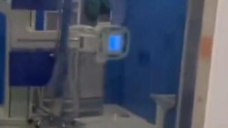 马上评｜医生借拍X光要求女生脱衣，构成猥亵吗？