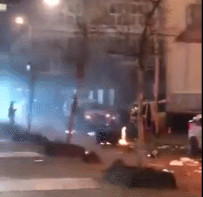 鹿特丹街頭警車被焚燒