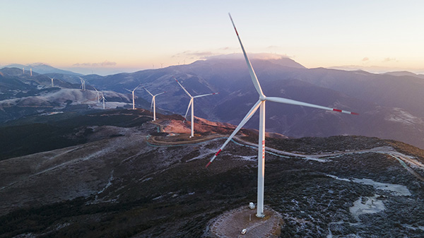 2021年11月18日，晨曦中的烏科梁子風電場一角。   ICphoto 圖