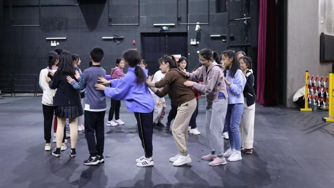 上海話劇藝術中心招募中學生講解員，最小年齡僅12歲