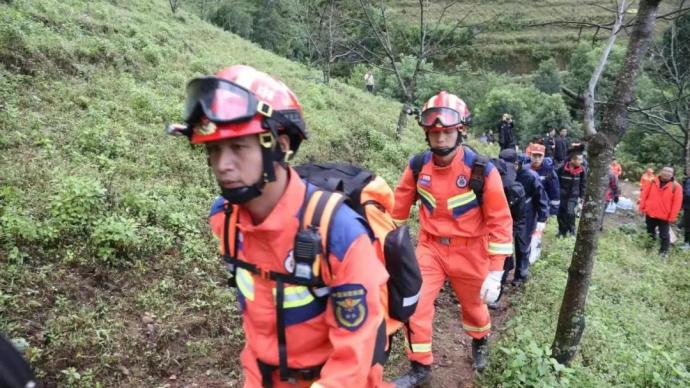 地質人員在哀牢山失聯已5天，云南已投入34車145人搜救