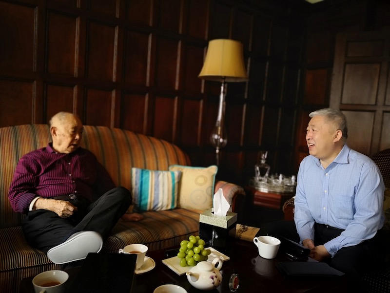 2018年10月9日，和黄永玉先生见面于上海和平饭店