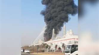 西安一电池厂突发火灾，经消防救援已扑灭明火