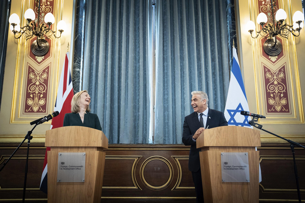 当地时间2021年11月29日，英国伦敦，英国外交大臣利兹·特拉斯会见以色列外交部长亚伊尔·拉皮德。