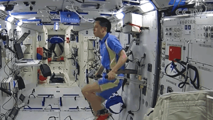 失重狀態飄飄忽忽，航天員在太空做這些運動能給我們什么啟發