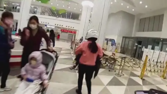 1岁女婴头部摔伤情况危急，上海民警急驰送医还垫付医疗费