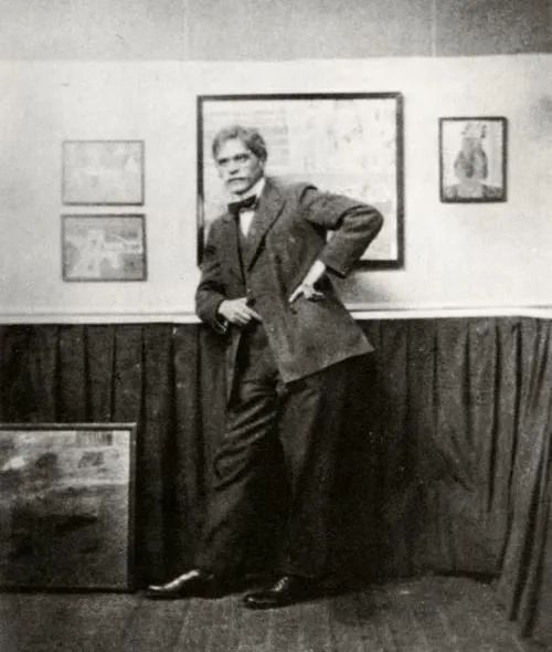 Alfred Stieglitz photographed at his gallery, 291© Georgia O'Keeffe Museum
