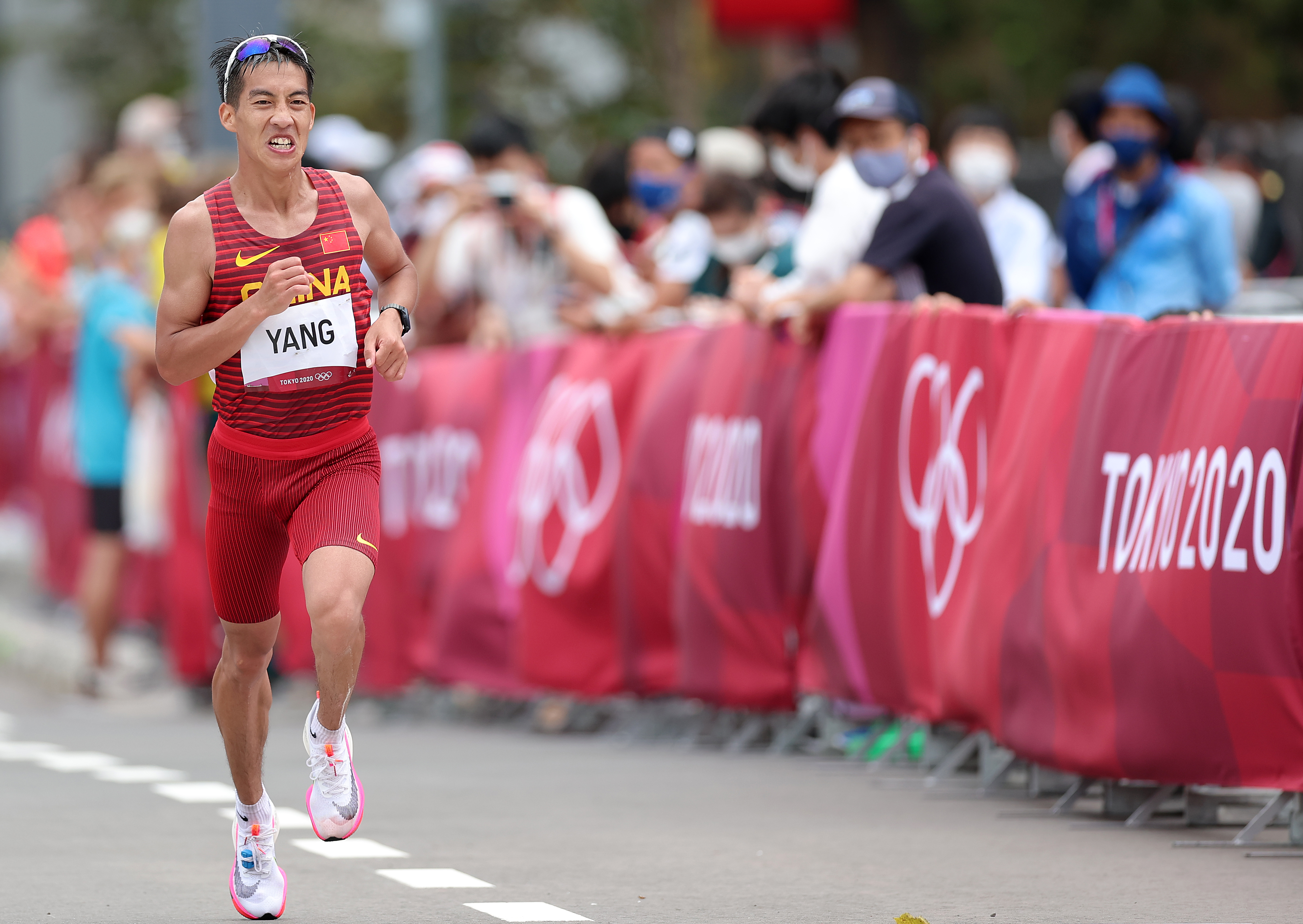 东京奥运会，杨绍辉以2小时14分58秒的成绩排在所有选手第19位，创造了中国马拉松在奥运的最好成绩。