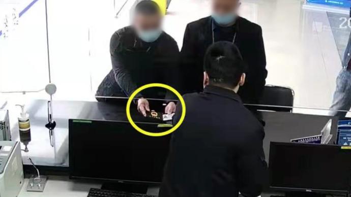 冒充记者到派出所“督办”劳资纠纷，两男子被依法行政拘留